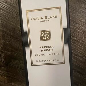 White and Black Fragrance Box with Elegant Design